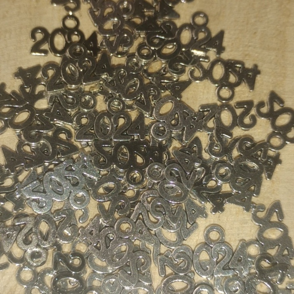 Silver Tone 2024 Craft Charms - Picture 2 of 3